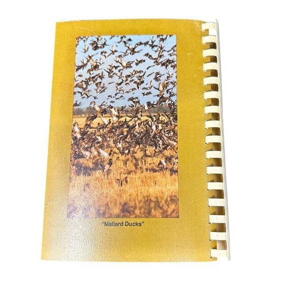Prairie Harvest 1981 St. Peters Episcopal Churchwomen Cookbook Spiral Bound - Picture 3 of 11